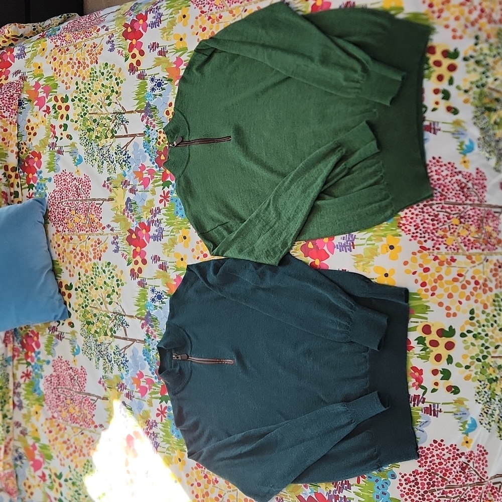 Two Green Orvis Pullover Sweaters Men's Large